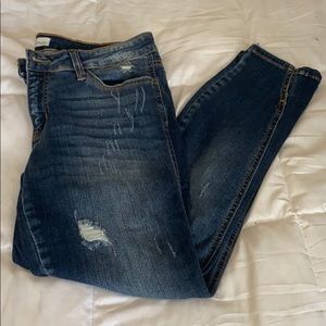 Distressed Kancan Skinny jeans